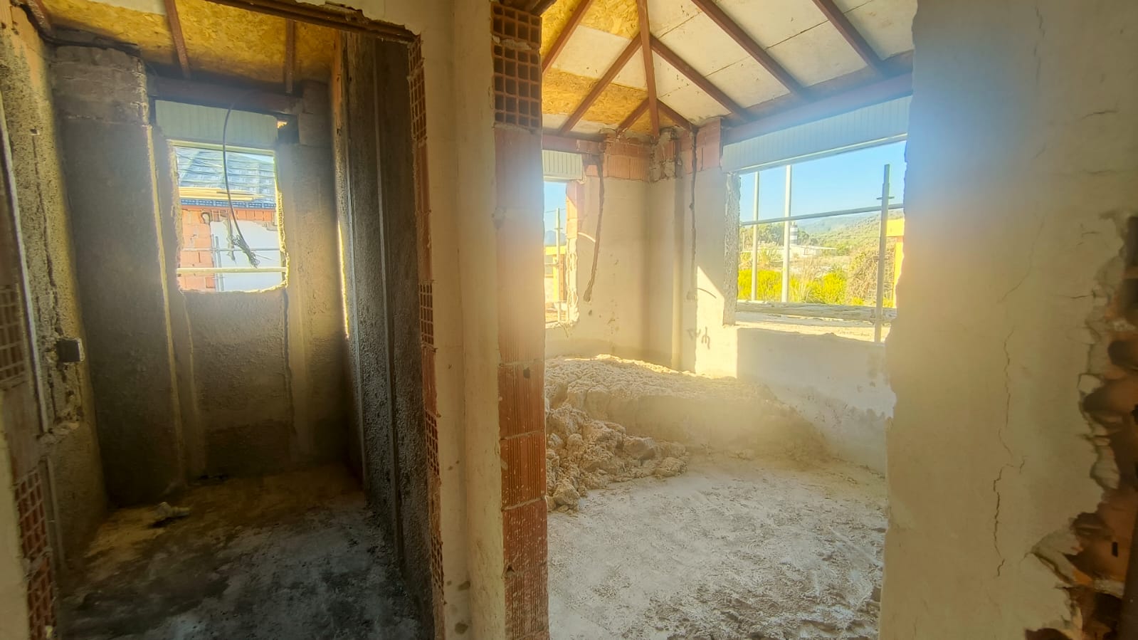 ÇALIŞ PLAJI'NA YAKIN MESAFEDE MÜSTAKİL BAHÇE VE HAVUZLU VİLLA - 4